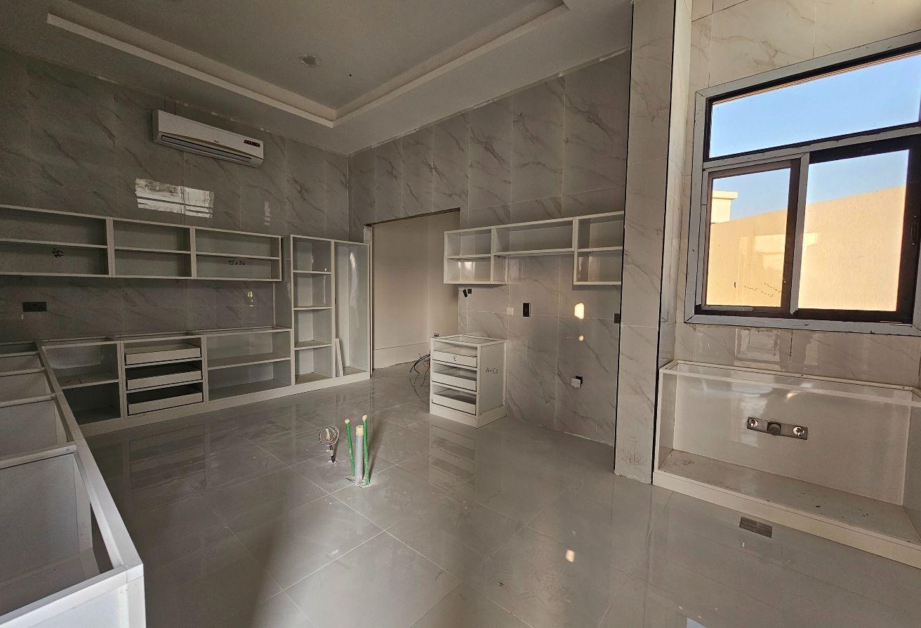 Modern 5BR | Living room | Maids room photo 7
