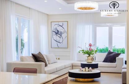 Villa - 4 - 5 for rent in Garden Homes Frond C - Garden Homes - Palm Jumeirah - Dubai