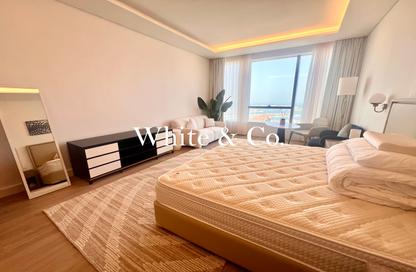 Apartment - Studio - 1 for rent in The Palm Tower - Palm Jumeirah - Dubai
