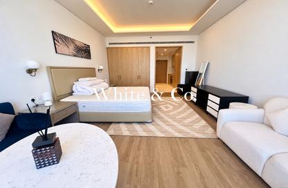 Apartment - Studio - 1 for rent in The Palm Tower - Palm Jumeirah - Dubai