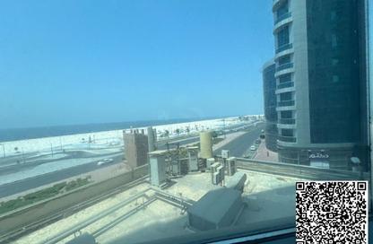 شقة - 3 - 4 للبيع في برج الكورنيش - طريق كورنيش عجمان - عجمان