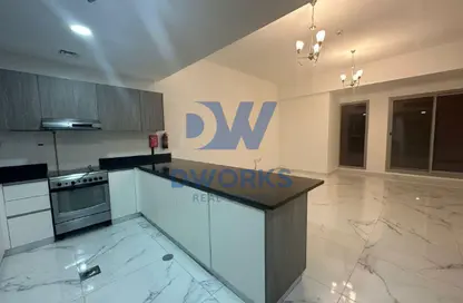 شقة - 2 غرف نوم - 4 حمامات للبيع في الجادة الخامسه - الفرجان - دبي