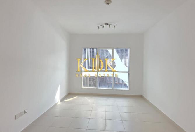 Spacious 1BR | Overlooking the Pool | 12 Cheques photo 3