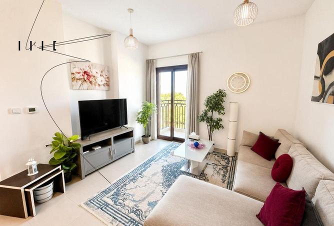 Fully Furnished | Bright and Spacious photo 2