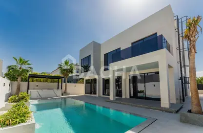 Villa - 5 Bedrooms - 5 Bathrooms for rent in District 6 - Jumeirah Park - Dubai