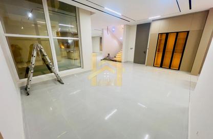 Whole Building - Studio - 7+ for rent in Al Jurf 3 - Al Jurf - Ajman Downtown - Ajman