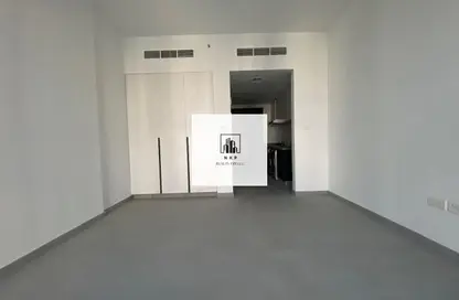 شقة - 1 حمام للايجار في ذا لينك - إيست فييليدج - الجادة - الشارقة