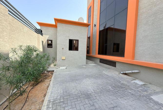 71136223 - Property Image 2