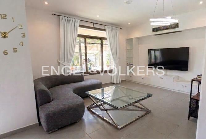 82796120 - Property Image 2