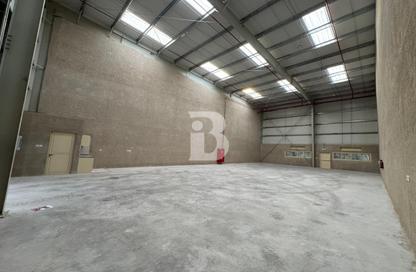 Warehouse - Studio for sale in Phase 1 - Dubai Investment Park (DIP) - Dubai