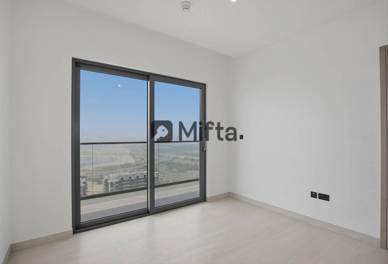 Luxurious | 2 Bedrooms + Maid's | Views photo 6