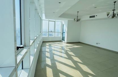 Apartment - 3 - 4 for sale in Beach Tower 2 - Al Khan Lagoon - Al Khan - Sharjah