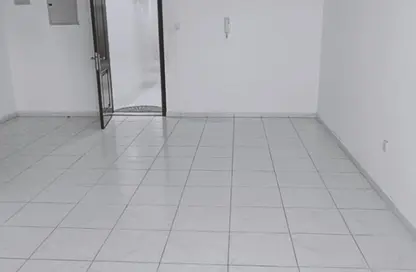 شقة - 2 غرف نوم - 2 حمامات للايجار في الند - القاسمية - الشارقة