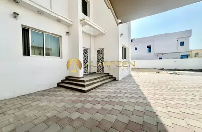 Villa - 4 Bedrooms - 6 Bathrooms for rent in Al Barsha South 1 - Al Barsha South - Al Barsha - Dubai