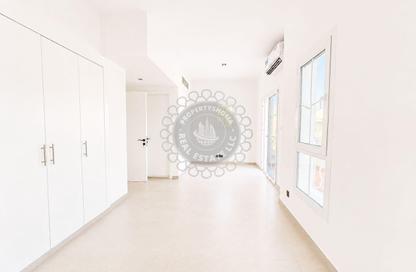 Villa - 2 Bedrooms - 3 Bathrooms for rent in Springs 11 - The Springs - Dubai Villa - 2 Bedrooms - 3 Bathrooms for rent in Springs 11 - The Springs - Dubai