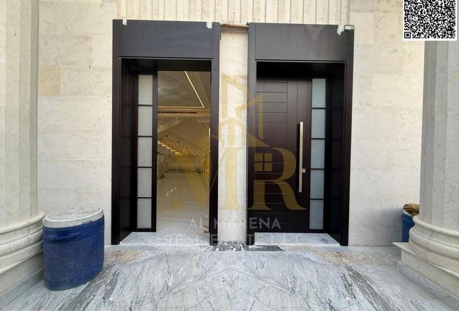 104025363 - Property Image 2