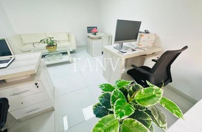 Office Space - Studio - 1 Bathroom for rent in Silver Home Building - Hor Al Anz - Deira - Dubai