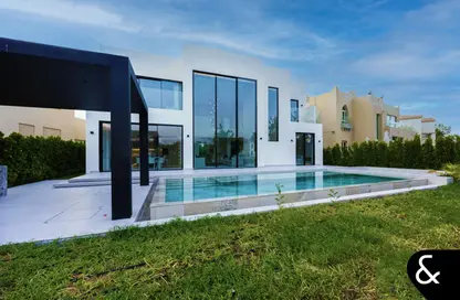 Villa - 5 Bedrooms - 6 Bathrooms for sale in Garden Hall - Oasis Clusters - Jumeirah Islands - Dubai