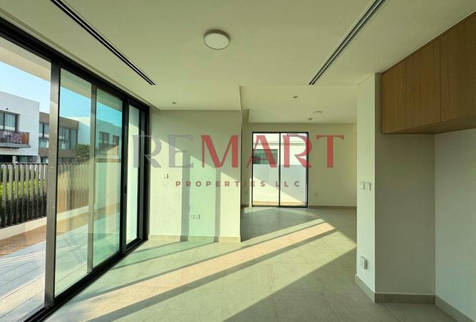 106866636 - Property Image 3