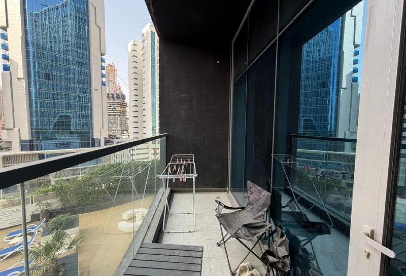 VACANT STUDIO | FURNISHED | PRIME LOCATION gallery image