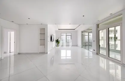 Apartment - 3 Bedrooms - 4 Bathrooms for rent in Jash Falqa - Shoreline Apartments - Palm Jumeirah - Dubai