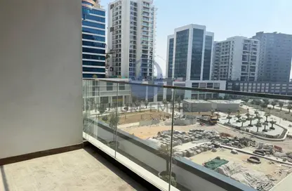 Apartment - Studio - 1 Bathroom for rent in SOL Bay - Business Bay - Dubai