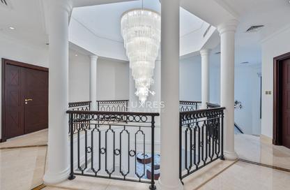 Villa - 4 - 5 for rent in Garden Homes Frond A - Garden Homes - Palm Jumeirah - Dubai