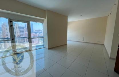 Apartment - 2 Bedrooms - 3 Bathrooms for rent in Al Khan Corniche - Al Khan - Sharjah
