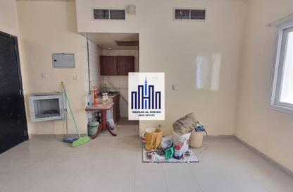 Apartment - Studio - 1 Bathroom for rent in Muwailih Building - Muwaileh - Sharjah