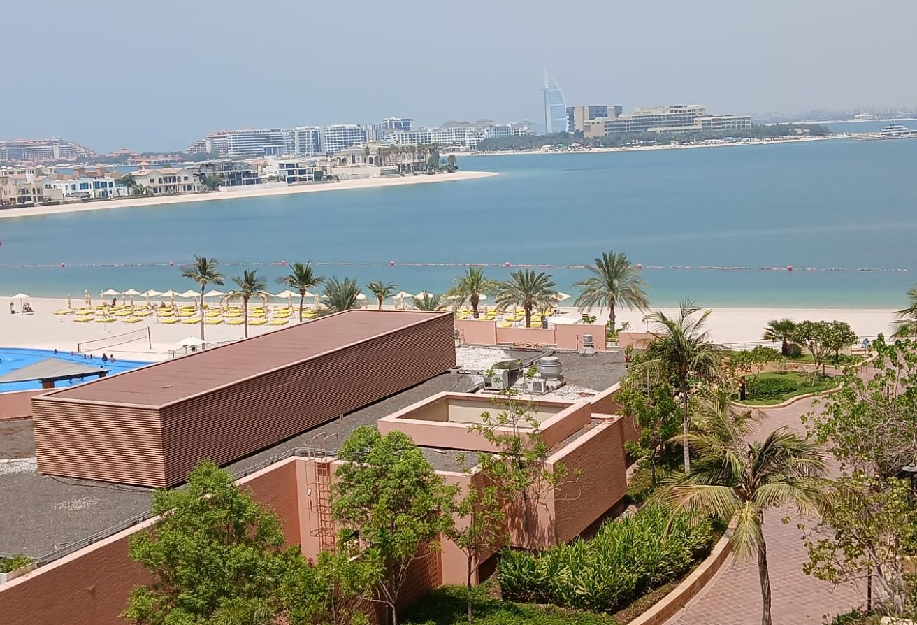 SEA & COMMUNITY VIEW | SPACIOUS | PRIME LOCATION gallery image