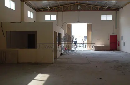 Warehouse - Studio - 2 Bathrooms for rent in Umm Dir - Umm Al Quwain