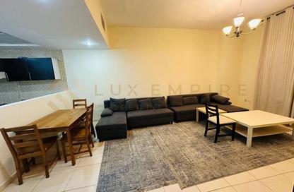 Apartment - 1 - 2 for rent in Royal Residence 2 - Royal Residence - Dubai Sports City - Dubai