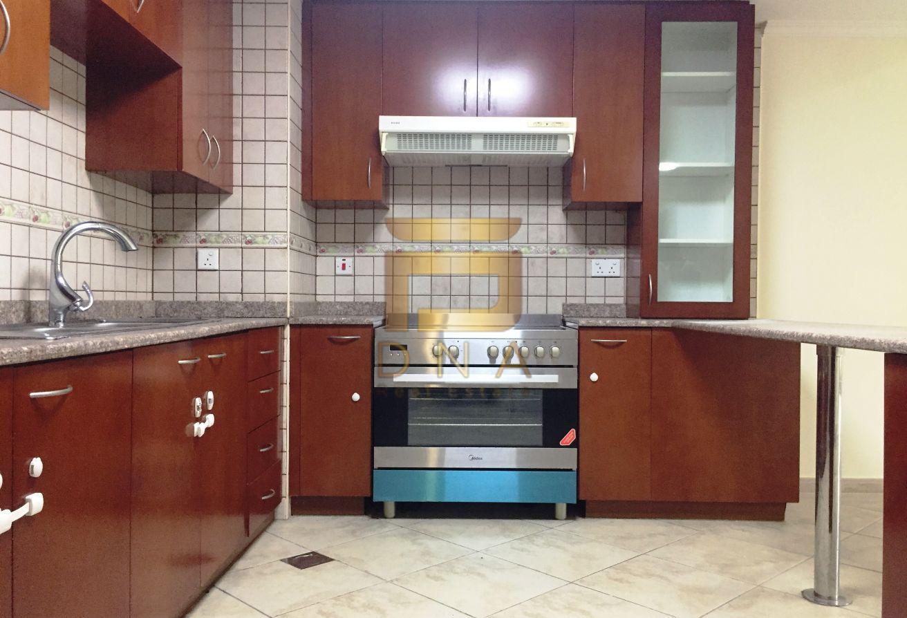 Well Maintained With 2 Balconies Mid Floor photo 9