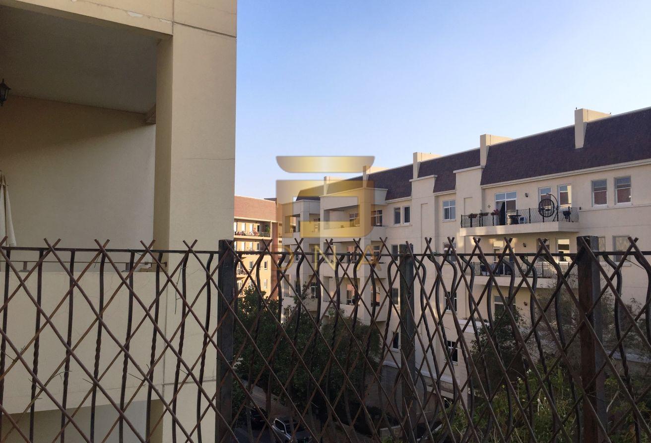 Well Maintained With 2 Balconies Mid Floor photo 7