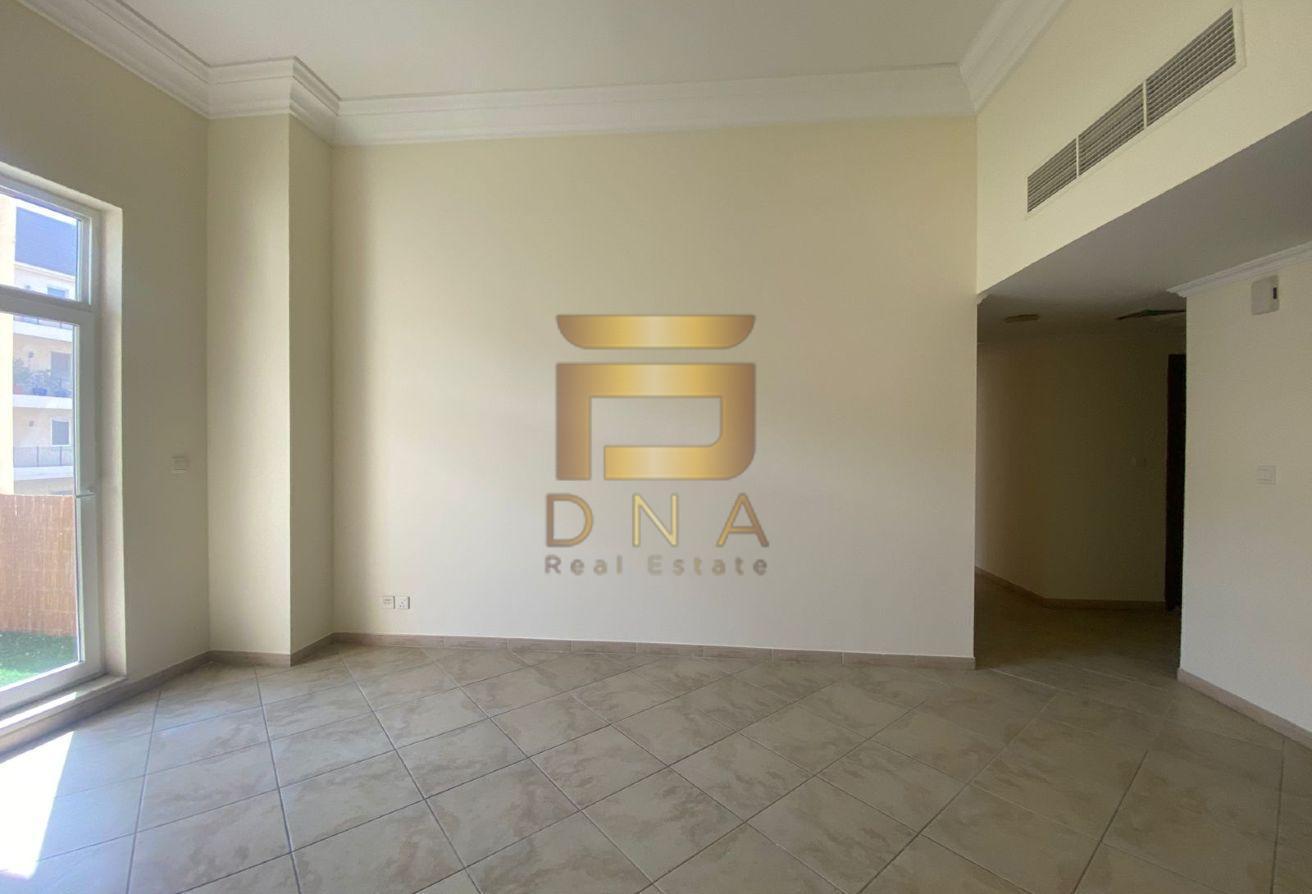 Well Maintained With 2 Balconies Mid Floor photo 13