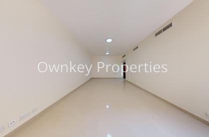 Apartment - 2 Bedrooms - 2 Bathrooms for rent in Golden Sands 9 - Al Mankhool - Bur Dubai - Dubai