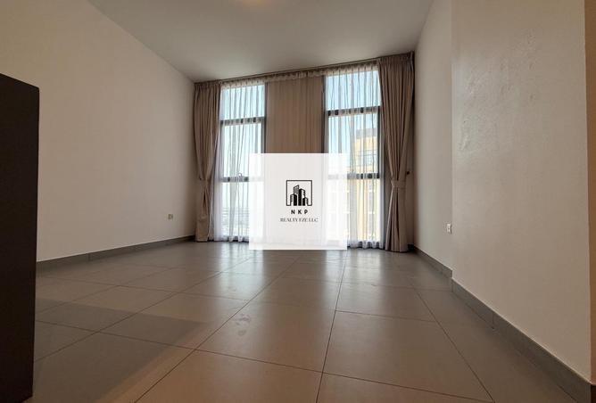 121120540 - Property Image 3