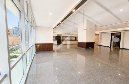 Retail - Studio - 4 Bathrooms for rent in Al Fattan Marine Tower - Al Fattan Marine Towers - Jumeirah Beach Residence - Dubai