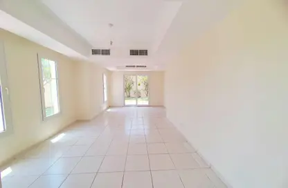 فيلا - 3 غرف نوم - 3 حمامات للايجار في الينابيع 5 - الينابيع - دبي فيلا - 3 غرف نوم - 3 حمامات للايجار في الينابيع 5 - الينابيع - دبي