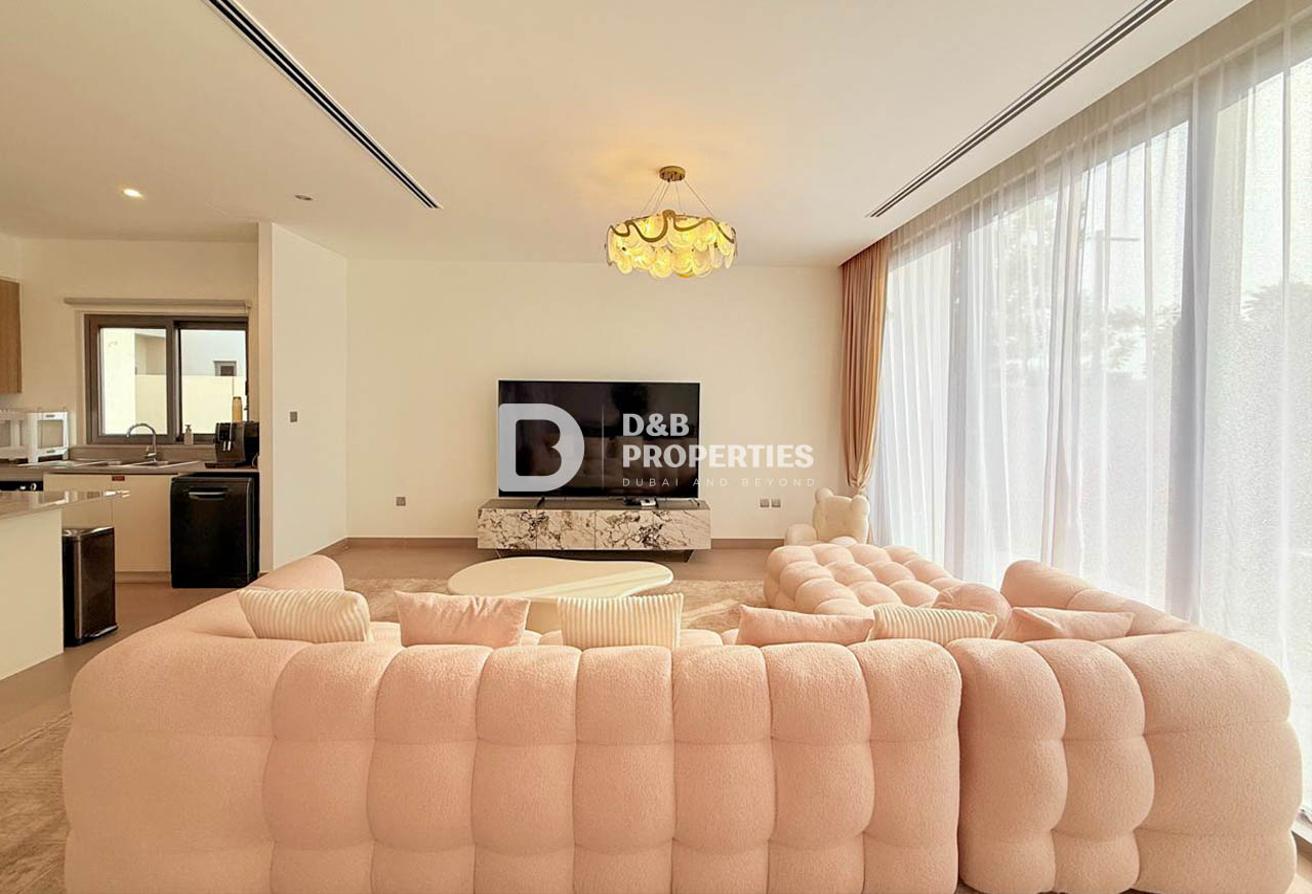 Spacious Villa | 4BR + Maid | Single Row | Vacant photo 2