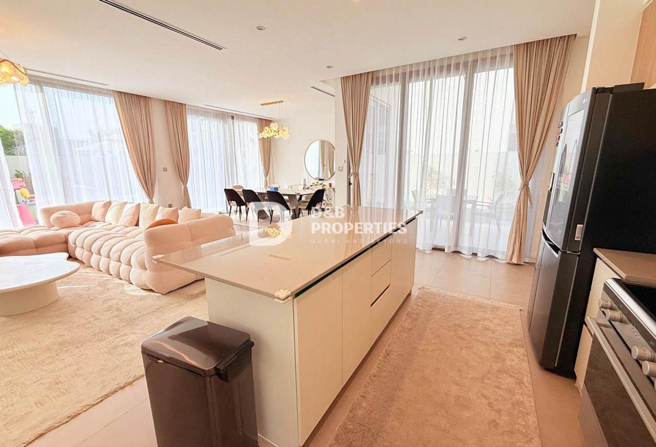 Spacious Villa | 4BR + Maid | Single Row | Vacant photo 6