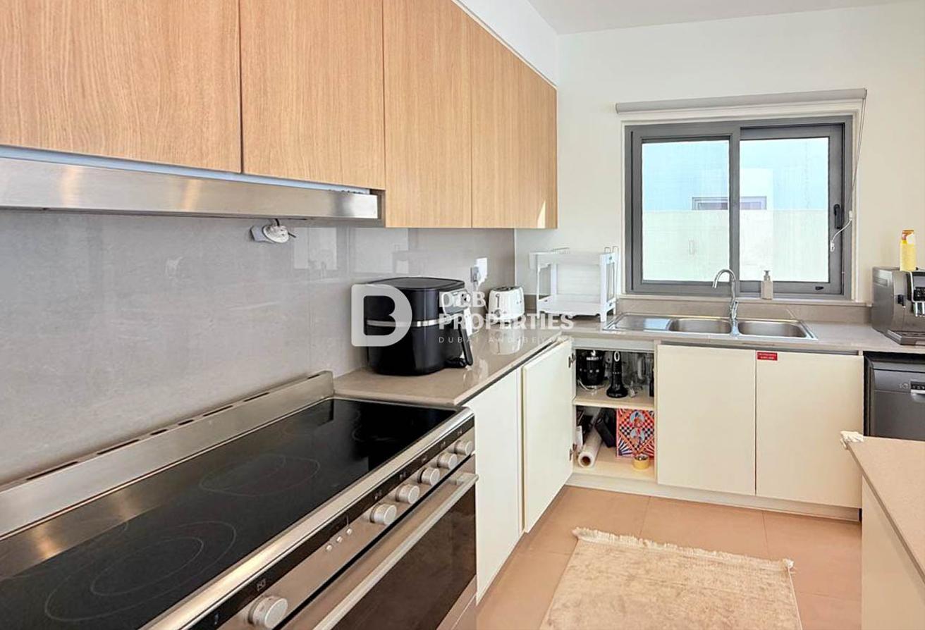 Spacious Villa | 4BR + Maid | Single Row | Vacant photo 8