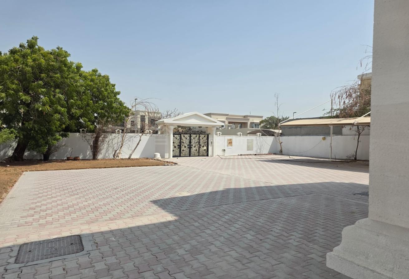 EXCEPTIONAL 8BR +MAID'S VILLA | VACANT NOW photo 28