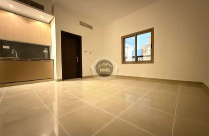 Apartment - Studio - 1 Bathroom for rent in Hadbat Al Zafranah - Muroor Area - Abu Dhabi