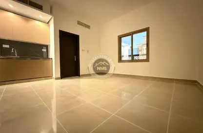 Apartment - 1 Bathroom for rent in Hadbat Al Zafranah - Muroor Area - Abu Dhabi