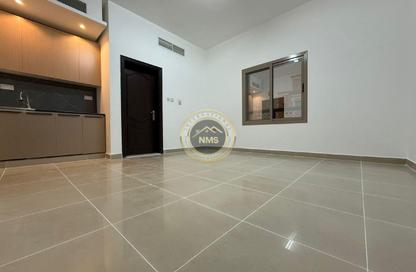 Apartment - Studio - 1 Bathroom for rent in Hadbat Al Zafranah - Muroor Area - Abu Dhabi