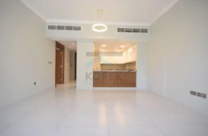 Apartment - 1 Bedroom - 2 Bathrooms for rent in Regent Court - District 14 - Jumeirah Village Circle - Dubai