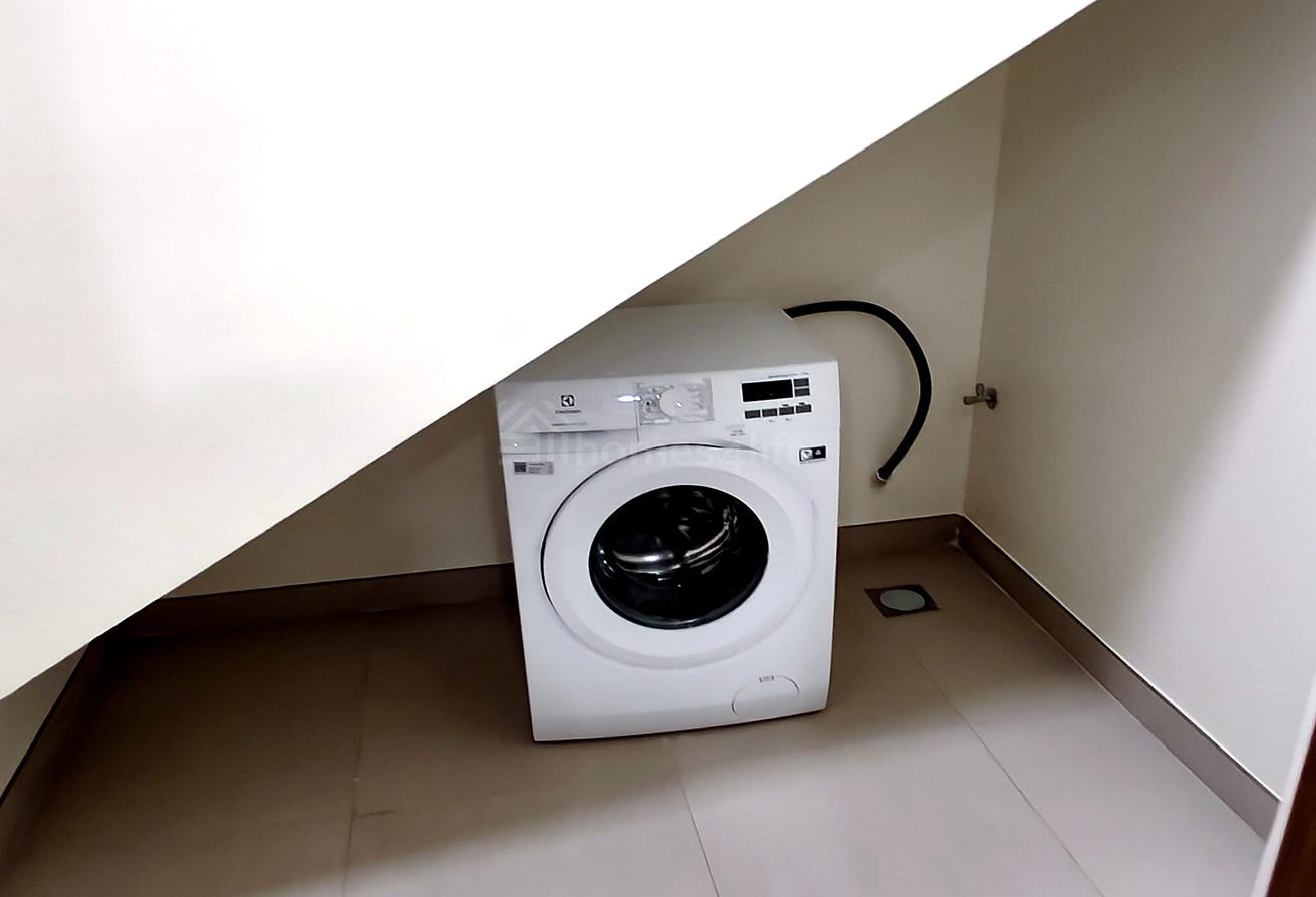 Brand New | 5 Bed + Maid Townhouse | Vacant photo 14
