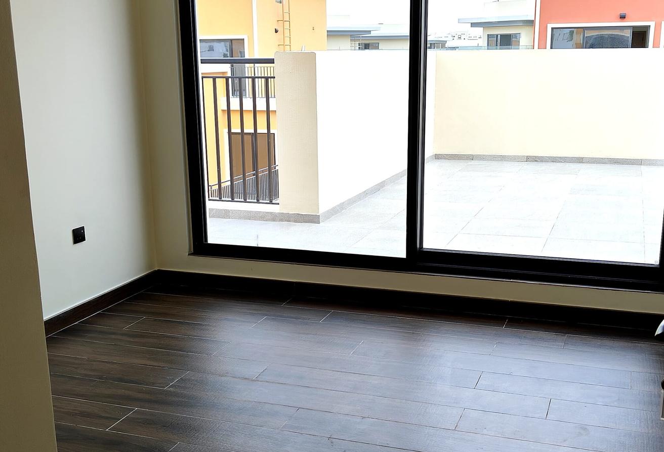 Brand New | 5 Bed + Maid Townhouse | Vacant photo 4