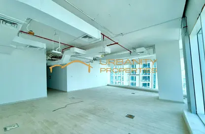 مكتب - 1 حمام للايجار في برج المنارة - الخليج التجاري - دبي